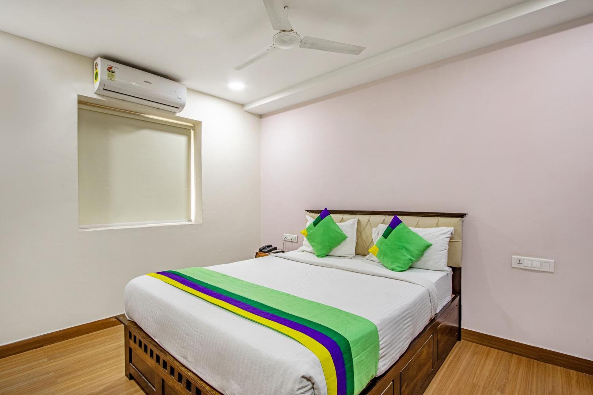 Treebo Purple Square Hotel Hyderabad Exterior photo